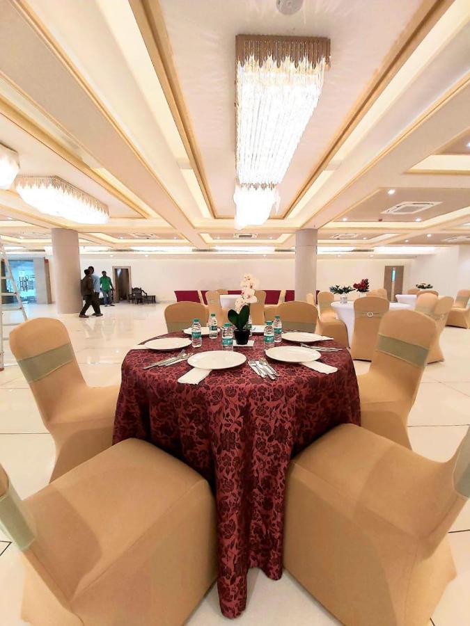 Acco Grand Hotel Lucknow Exterior photo